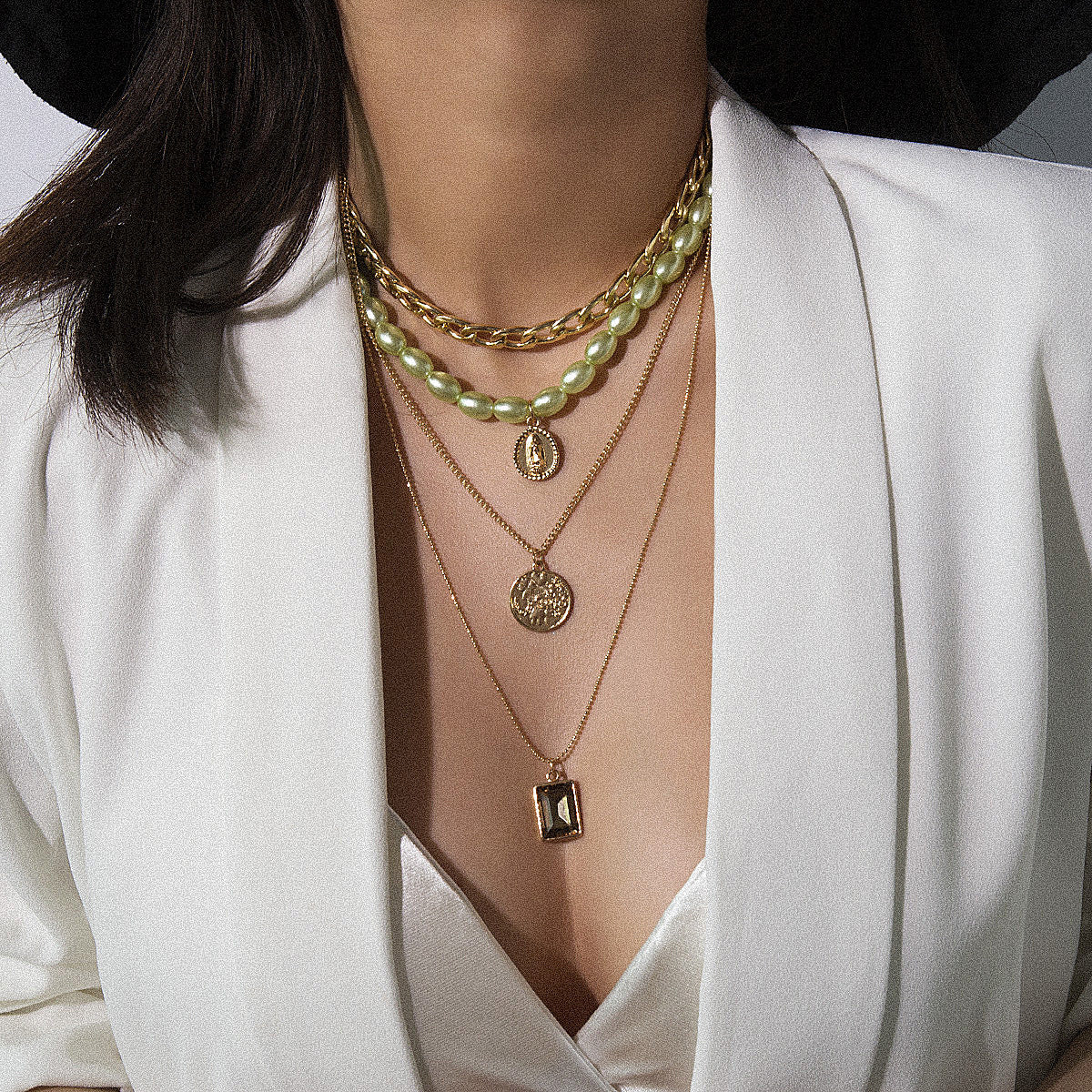 Collier Luxe Doré ISLAB™ – Pendentif Élégance Intense & Style Unique